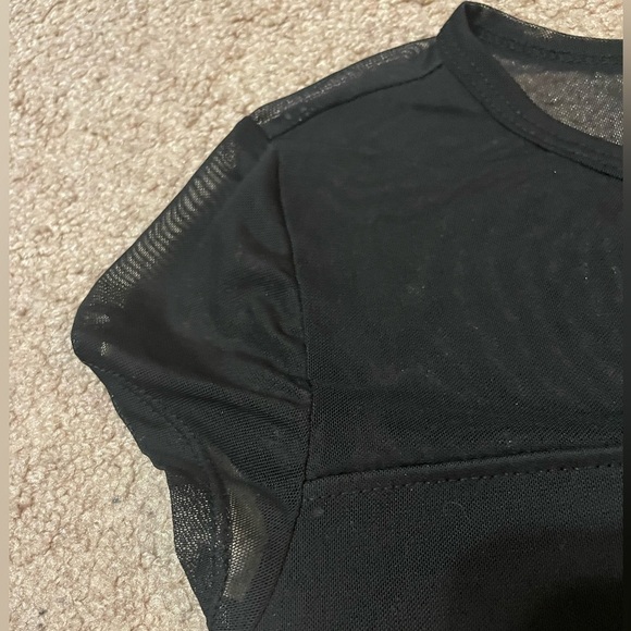 Grave Fame black short sleeve top sheer shoulder area size medium - Picture 5 of 9